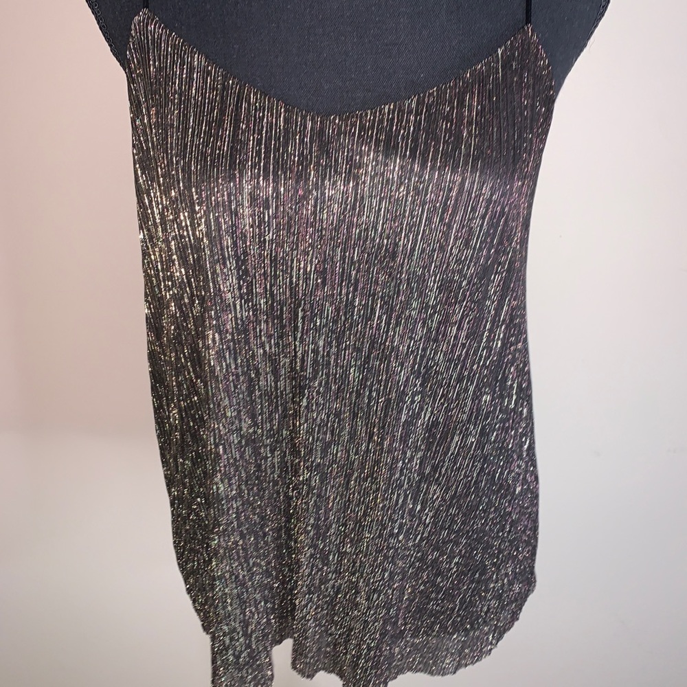 Express Top - Picture 2 of 5